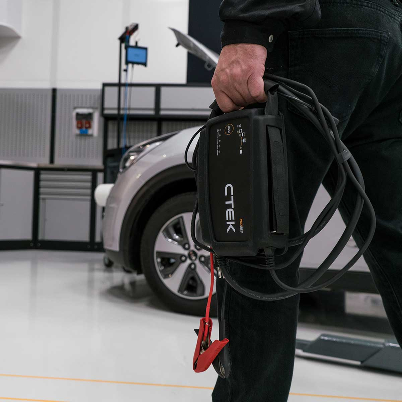 ctek-pro25s-25a-12v-batterieladegeraet_6